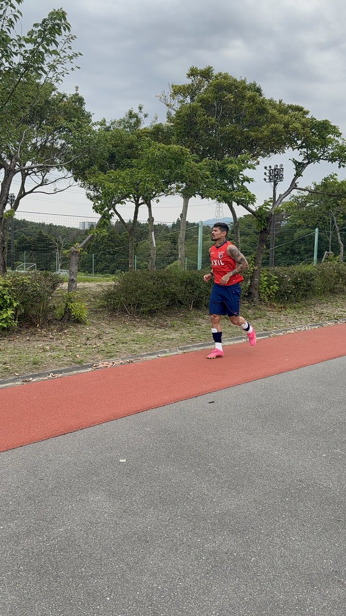 mhtk908's tweet photo. 鹿島キャンプ急遽見にきたよ！
植田直通もゆーまもレオセアラも間近で見れて感激！ https://t.co/uoOGzDP9ch