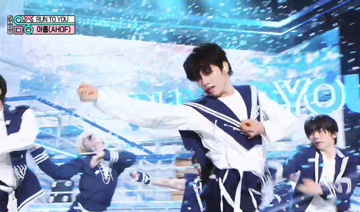 hanyjuhyunz's tweet photo. really love his dancebreak and outro parts ๐๐
RUN TO YOU ON MUSIC CORE
#AHOFxMusicCore
#AHOF_RunToYou
#AHOF #์ํ @AHOF_official https://t.co/E6RsBp4wdx