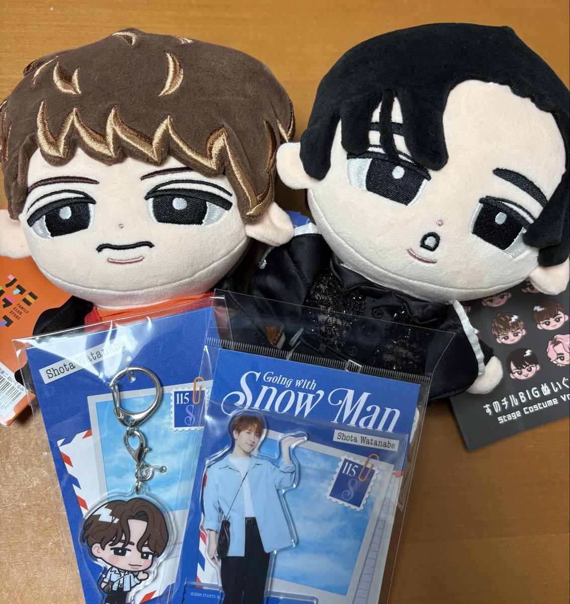 ae_maru6's tweet photo. オンラインで注文したら、ぬいの到着来年だというので様子見ようと思ってたら、お友達が一緒に買ってきてくれた〜

とりあえずメメ一筋の実母分と前回迎え入れしなくて後悔したコージを本日お迎え🖤🧡

あとの子達は実物見に行って考えようかな。でも実物見たら連れて帰りたくなるんだよな😅 https://t.co/LtSG0wMTa6