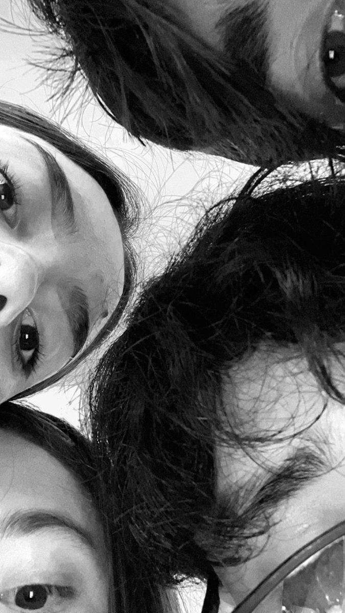 lisarevl's tweet photo. Eramos muy inmaduros también muy estúpidos, y teníamos muchos temitas mentales creo que por eso nos hicimos amigos, era real, y los extraño mucho😭 https://t.co/khJcPlDTU3