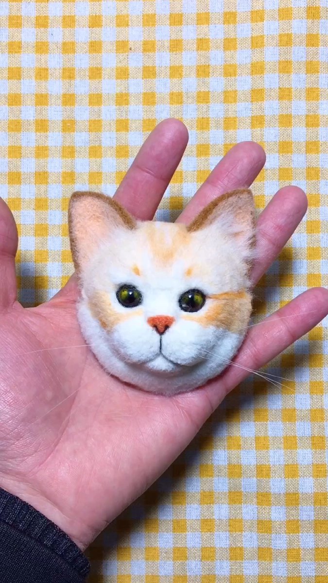 Schokopraline88's tweet photo. Just finished this cute felt cat keychain—100% hand-cut u0026 stitched, perfect for my daily bag!  Handmade gifts hit different! https://t.co/nUXoKnCyTr