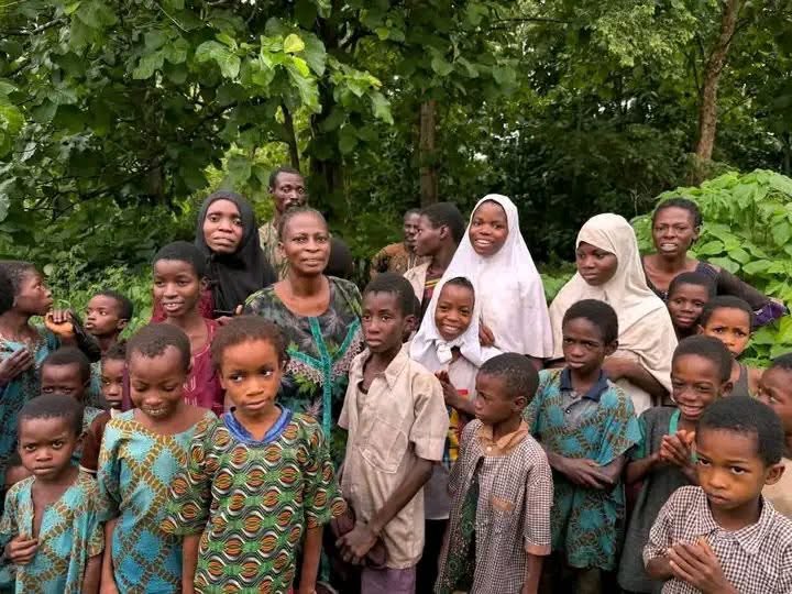 DeleFarotimi's tweet photo. IF they were truly rescued and not ransomed or returned pursuant to phone calls between the terrorists and the government, how many terrorists were captured or killed? And how many are going to be charged with killing Mr. Adesiyan who was shot, and Mr. Oyedokun who was butchered? https://t.co/VCCd4RK0nU