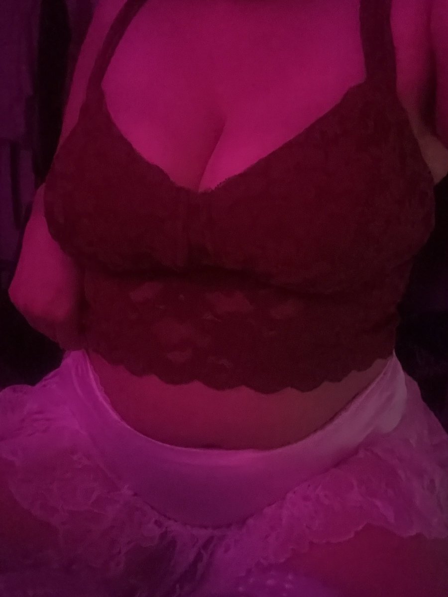 rubyfemmes's tweet photo. loveeee this top https://t.co/4OVMwzROX3