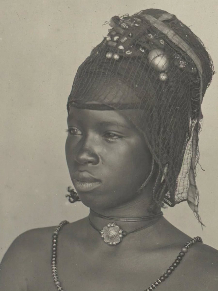 Joe__Bassey's tweet photo. Images of beautiful African women and kids taken in 1890 in today's Senegal 🇸🇳 https://t.co/QGfVQqf8ls