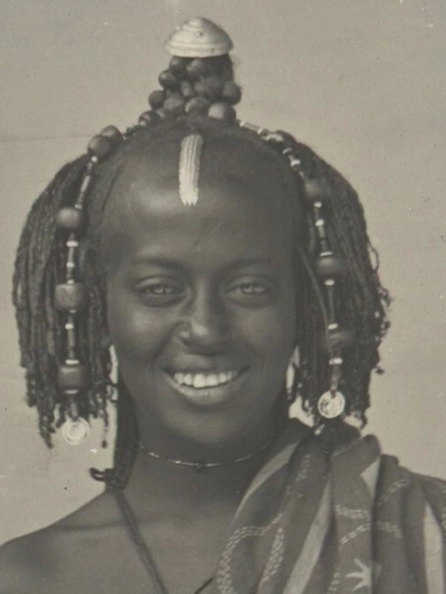 Joe__Bassey's tweet photo. Images of beautiful African women and kids taken in 1890 in today's Senegal 🇸🇳 https://t.co/QGfVQqf8ls