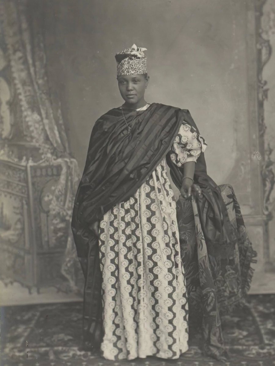 Joe__Bassey's tweet photo. Images of beautiful African women and kids taken in 1890 in today's Senegal 🇸🇳 https://t.co/QGfVQqf8ls