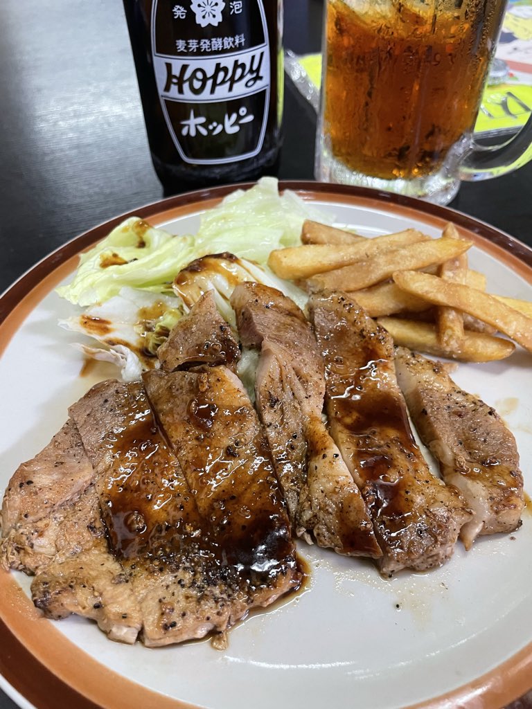 yoihiro_drunker's tweet photo. スーパーで飲んでます
探さないで下さい🤎
#茶色は正義 https://t.co/RQs7izUp2w
