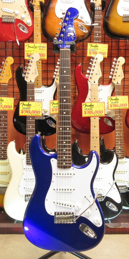 hands_part2's tweet photo. 中古 Fender Japan St62-TX/MH 2006~2008年製
マッチングヘッド、アルダーボディにTexas Special PU搭載
https://t.co/gGtxfxqZFc
#シモクラセカンドハンズ #下倉楽器
#fender #stratocaster https://t.co/Fn11uNAm8g
