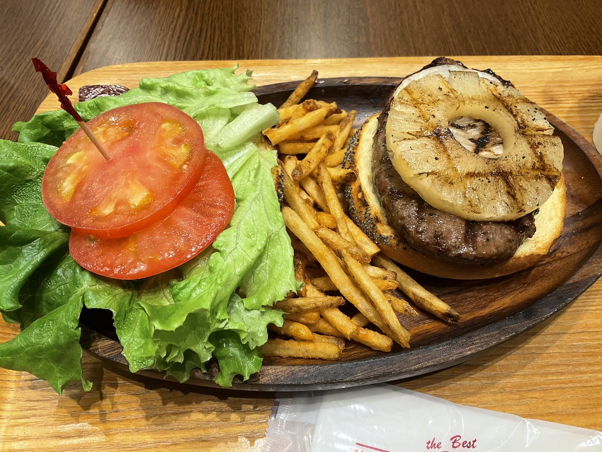 semirita3000's tweet photo. BBQパインバーガー
VOLUME満点 https://t.co/ZCIkyziOMC