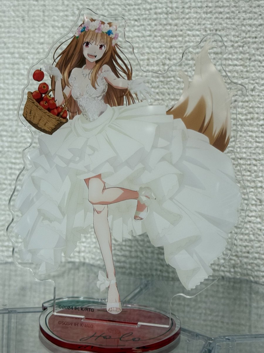 umjcw3's tweet photo. 白いドレスを着ているホロ美しい...✨️
🍎🍎🐺

#狼と香辛料 #ホロ
#spice_and_wolf https://t.co/HpOA0QjxK0