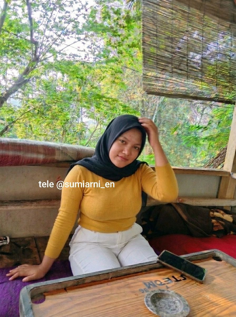 sumiarni_en's tweet photo. Difotoin pelanggan setia di warkop tele @sumiarni_en https://t.co/VsJW5oOtFm