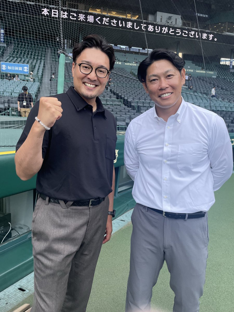 3tvbox's tweet photo. 同級生バッテリーが初の公式戦ダブル解説！
早出取材ご苦労様です。

#サンテレビボックス席
#秋山拓巳
#原口文仁 https://t.co/UXiZGlwZb3