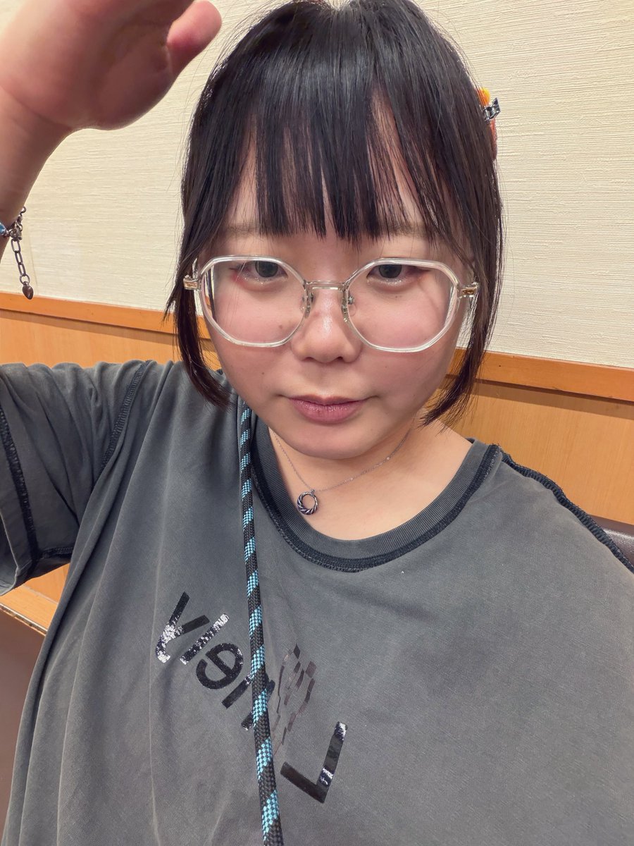 mochtuki's tweet photo. 日高屋は安くて助かる
妹はかわいくて助かる https://t.co/lFS8uD5xv2