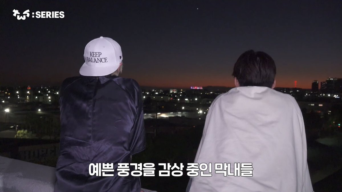 awkwardhello42's tweet photo. 또 안 본 비하인드 하나씩 보기 하고 있는 중인데 
더블테이크 스페셜 비디오 찍고 야경 감상하는 미니후니에서 뭔가를 느낌… https://t.co/fw41QuqtlJ