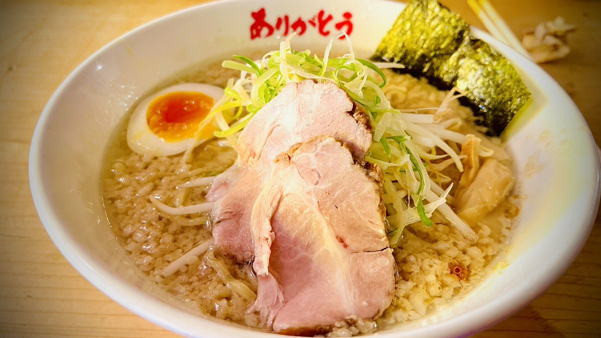 chachakingram's tweet photo. 甘〜い
醤油スープのラーメンが続いたので…

野方ホープ目黒店へ！

醤油とんこつ "元"こてこて

濃厚背脂こってりスープを
胃にぶち込んで完まくしました✨️ https://t.co/umKCQdX7P5
