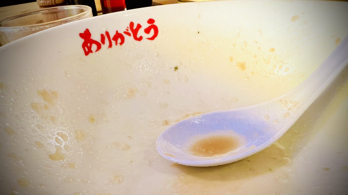 chachakingram's tweet photo. 甘〜い
醤油スープのラーメンが続いたので…

野方ホープ目黒店へ！

醤油とんこつ "元"こてこて

濃厚背脂こってりスープを
胃にぶち込んで完まくしました✨️ https://t.co/umKCQdX7P5