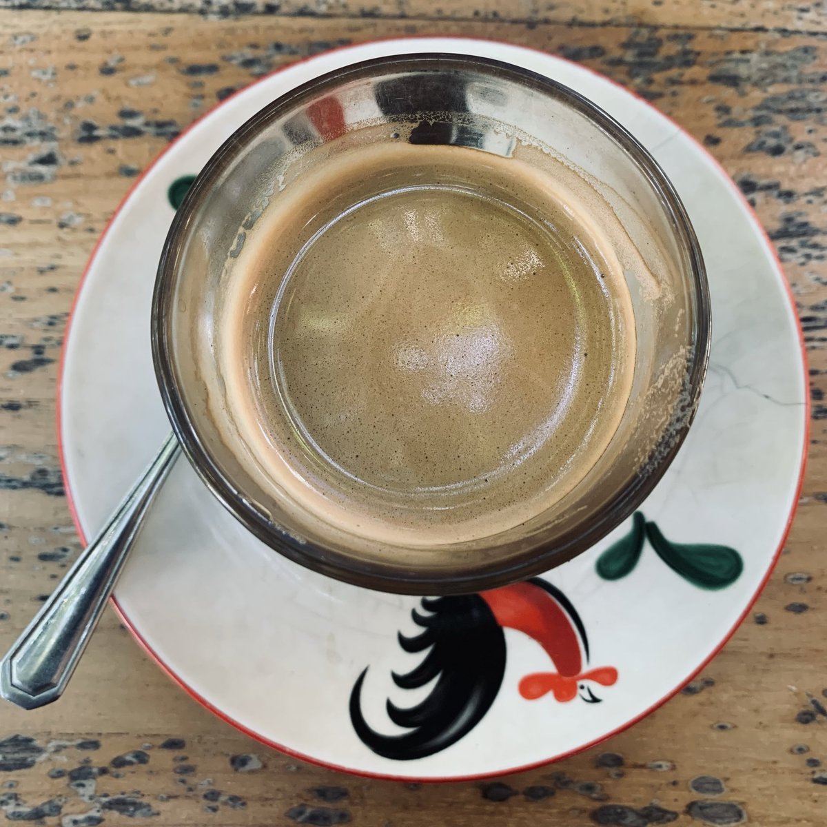 PuangNull's tweet photo. Jika Tor Nørretranders mengklaim dalam "The User Illusion" bahwa dalam setiap detik, kita hanya memproses 16 bit informasi dari 11 juta bit yang sampai ke otak manusia melalui persepsi indera. Maka, saya memastikan bahwa 16 bit informasi itu hanya tentang diri mu. https://t.co/jolaWJA8AE