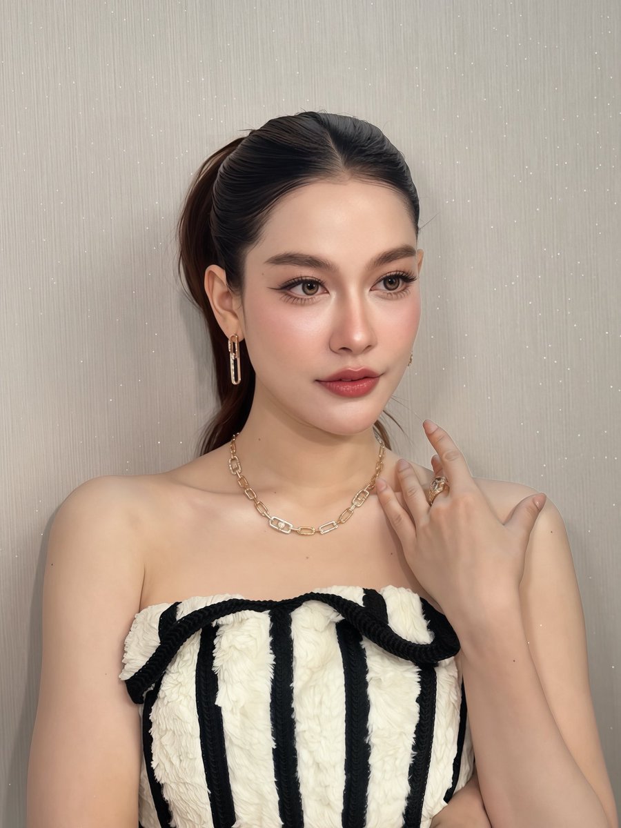 We3gether's tweet photo. “จีน่า ญีนา” ร่วมงานประกาศรางวัลโทรทัศน์ทองคำครั้งที่ 40 🎬✨

GINA AT TVGOLDAWARDS
#TVGOLDAWARDS
#โทรทัศน์ทองคำครั้งที่40
#จีน่าซาลาส https://t.co/xTmf9hKVp2