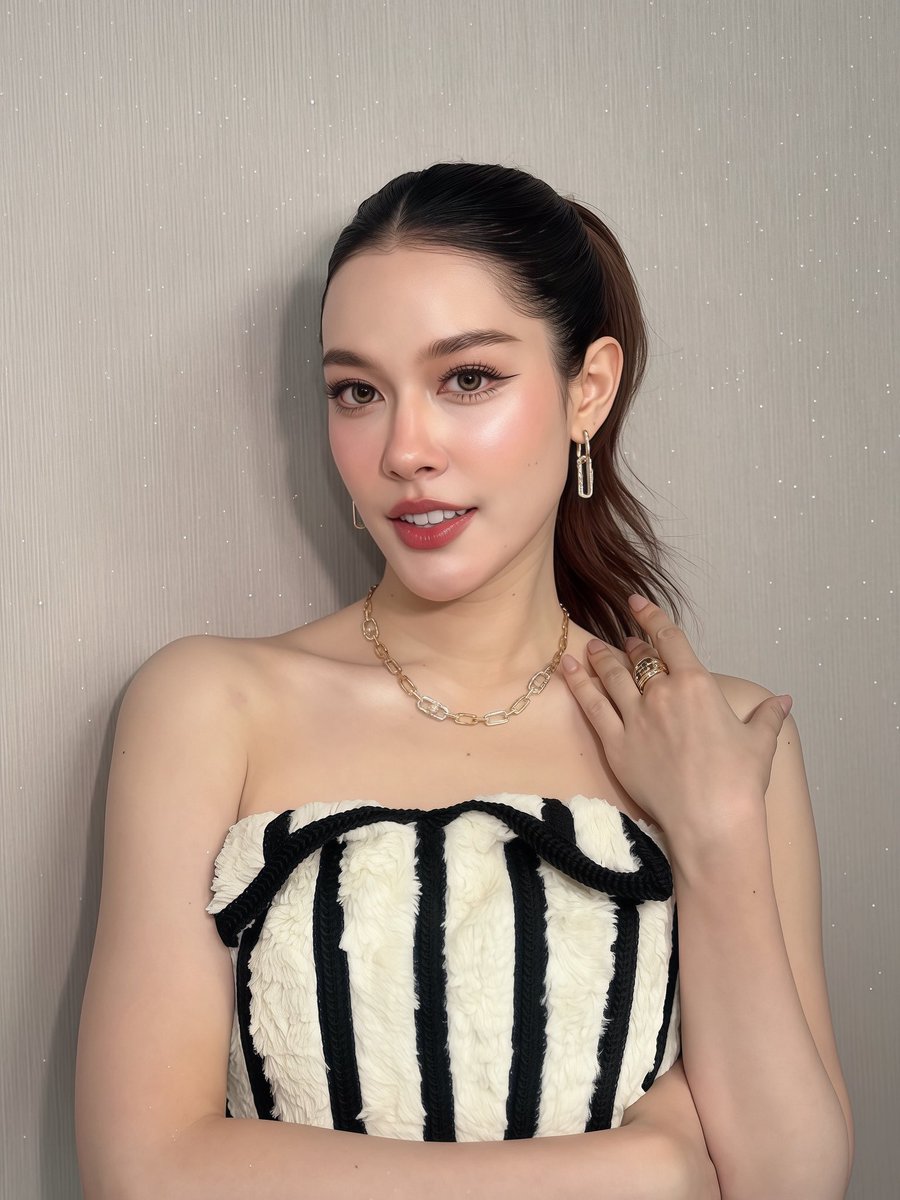 We3gether's tweet photo. “จีน่า ญีนา” ร่วมงานประกาศรางวัลโทรทัศน์ทองคำครั้งที่ 40 🎬✨

GINA AT TVGOLDAWARDS
#TVGOLDAWARDS
#โทรทัศน์ทองคำครั้งที่40
#จีน่าซาลาส https://t.co/xTmf9hKVp2