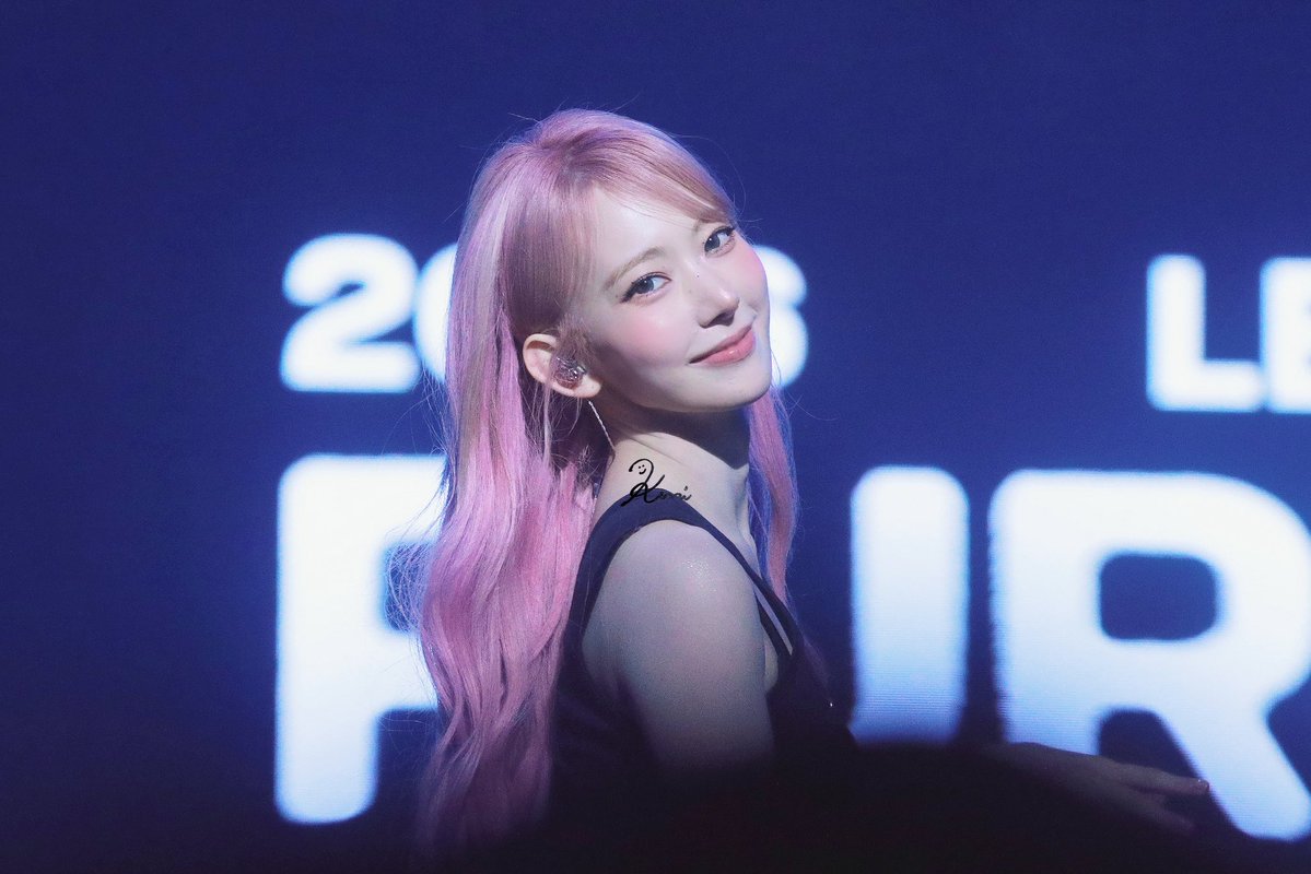 Kuriwonderland's tweet photo. 260711

🎀

#SAKURA #사쿠라 #宮脇咲良 #sakumail 
#LESSERAFIM #르세라핌 #ルセラフィム https://t.co/gTbvnIT29P