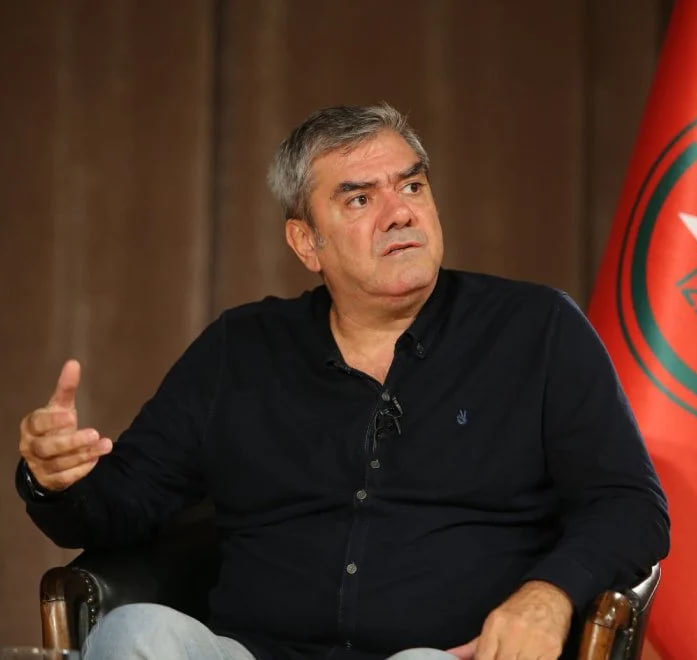gundemedairhs's tweet photo. Yılmaz Özdil:

NATO liderleri yemeğinde ne ikram edildiğini kalem kalem biliyoruz. 

Peki, içki içildi mi kardeşim? İçki ikram edildi mi? 

Trump ayran mı içti? Macron şerbet mi içti? Meloni şarap mı yudumladı?

Mustafa Varank:

İçilmedi. Çünkü 28 Ağustos 2014 itibarıyla alkollü içecek ikramı kaldırıldı.

Bundan rahatsız olan bir tane yabancı devlet adamına da rastlamadım. Misafir, ev sahibine tabidir.