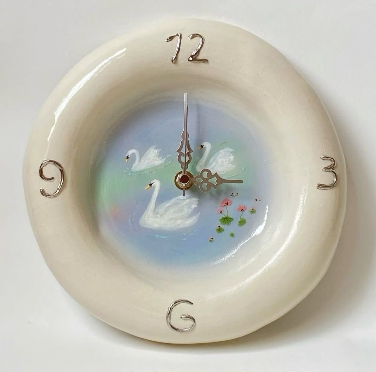 wurooods's tweet photo. swan clocks https://t.co/rY2uwGWZL5