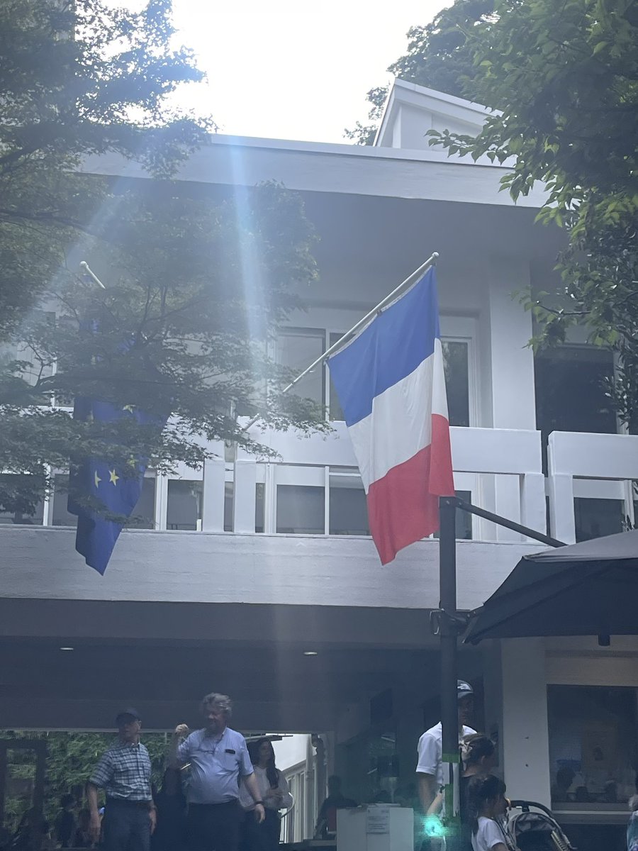 llthatmatters88's tweet photo. パリ祭🇫🇷
相変わらず公私共に🇫🇷関連のイベントや仕事に追われる日々🎈 https://t.co/v6U2xSVkNl