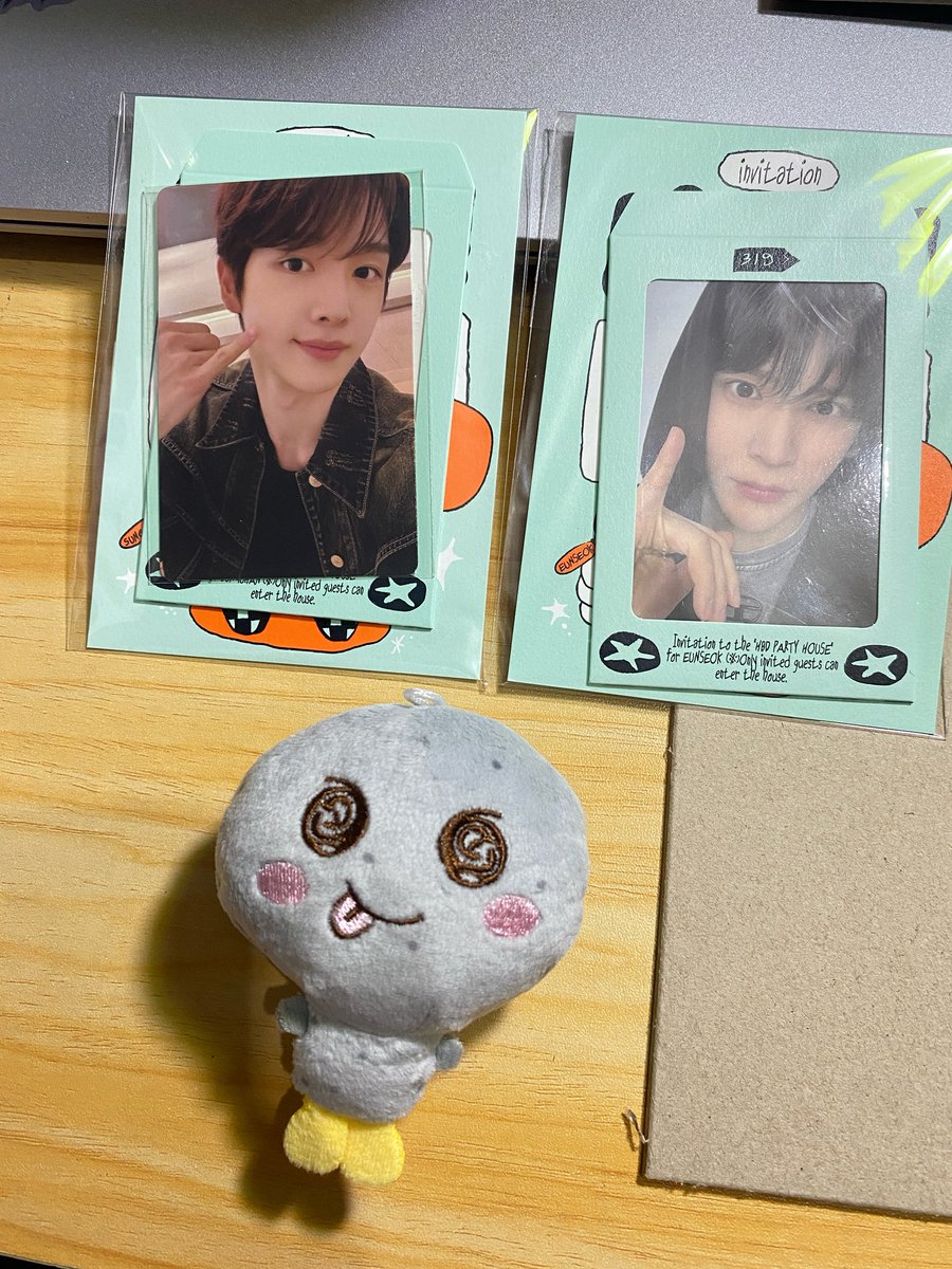gempadparadscha's tweet photo. พร้อมส่ง

> หัวโต 8 cm ดลลี่ 490 พร้อมโอนลดได้ค่า
> Birthday party eunseok 250
> Birthday party sungchan 220

ค่าส่ง 40
dm พตได้ค่ะ⭐️🙌

#ตลาดนัดriize #ตลาดนัดน้องข้าว https://t.co/RWF0zFYZq6