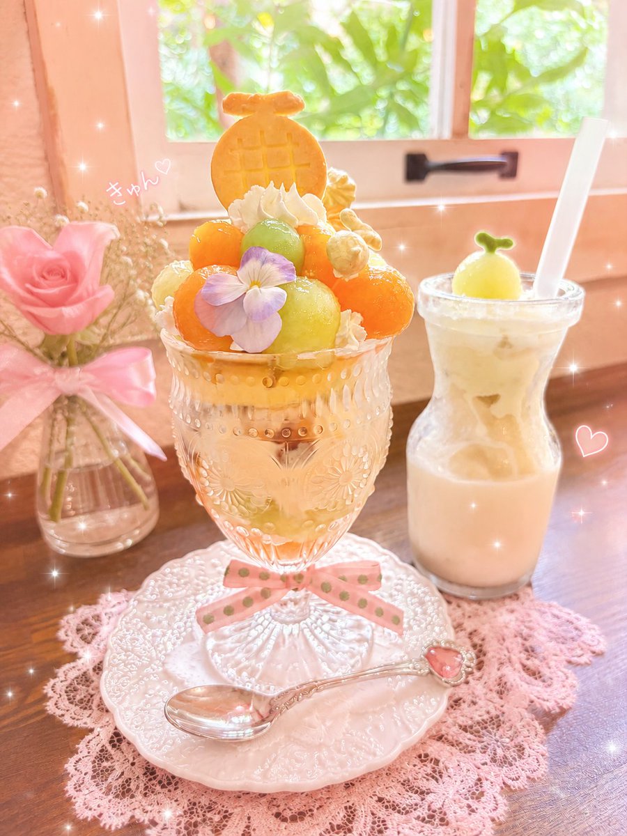 macaronstr65672's tweet photo. 今日のご自愛
メロンパフェとメロンのスムージー🍈
明日で終わりだそうです。毎月可愛いパフェを提供してくれるCalm gardenさん
メロンだけで作られたスムージーも美味しかったです😋 https://t.co/W6z3p0ebys