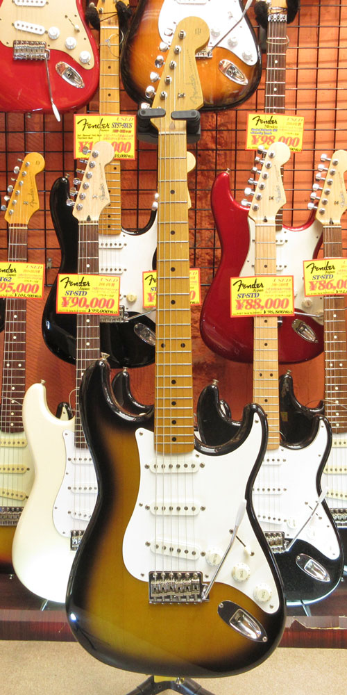 hands_part2's tweet photo. 中古 Fender Japan ST57M-53
ミディアムスケール仕様のストラトの入荷です。
https://t.co/pgAX7ZdIfQ
#シモクラセカンドハンズ #下倉楽器
#fender #stratocaster https://t.co/EIyomRx4A8