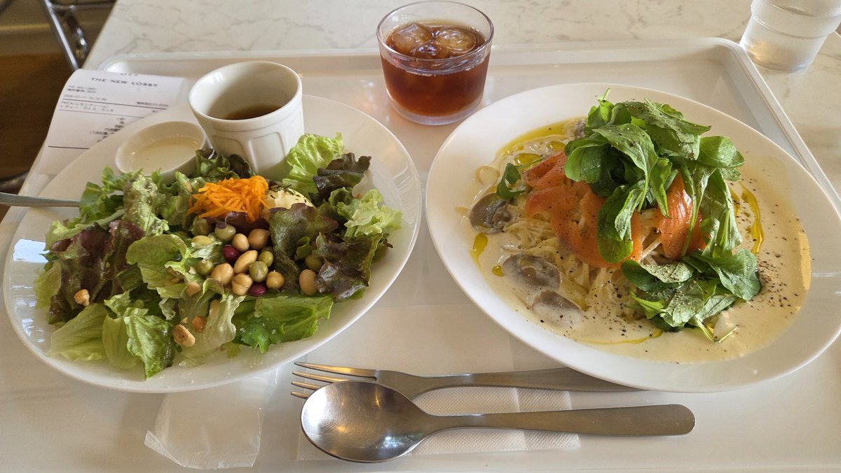 fugusuki's tweet photo. 入場前に宇都宮市文化会館でランチ。ホール入口のすぐ隣だからロビーの声が聞こえてくる https://t.co/hXb8beYcL7