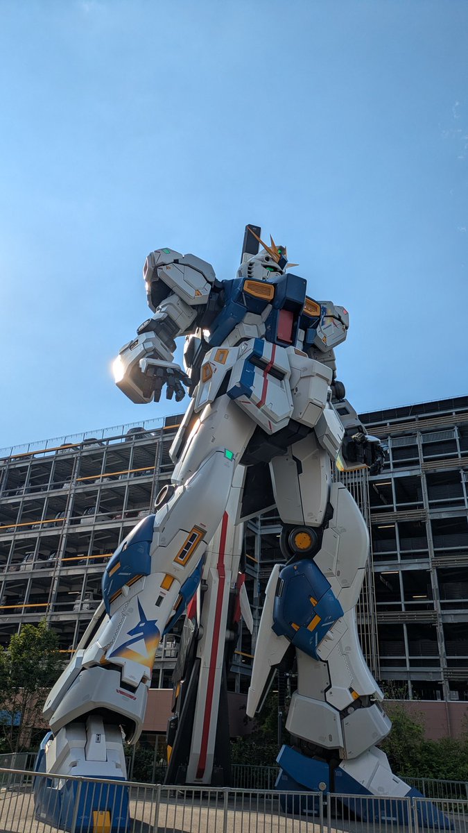 TSUNE_RX8's tweet photo. νガンダムでけえ！！ https://t.co/rlQPbVyPnt