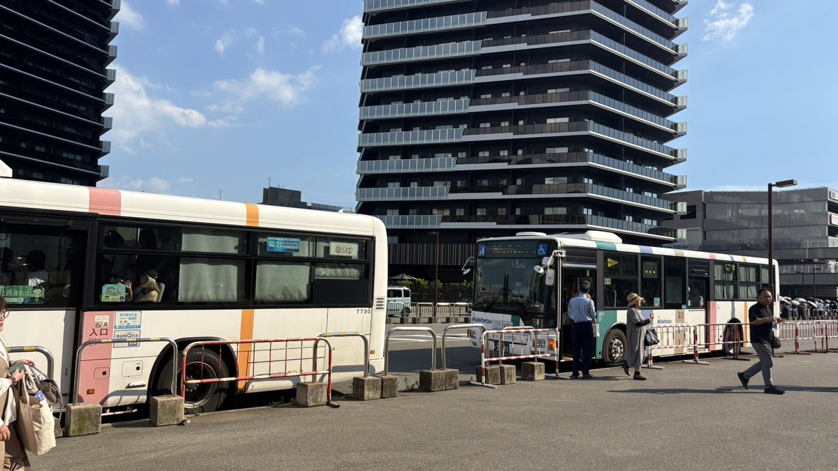 koochanatkobe66's tweet photo. いや本当に福岡市の道路終わり果ててる
博多バスターミナルからPayPayドームまで45分かかった 
この感じなら熊本とか大分行く高速バスだとひと月くらいはかかるんかな？ https://t.co/TicrM1L3M0