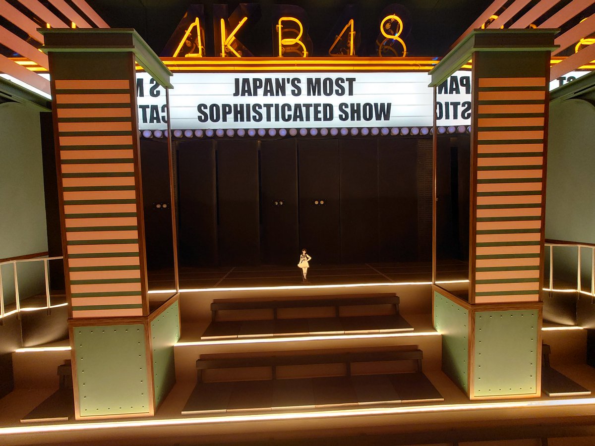 39tomumochi's tweet photo. 2度目の劇場公演🤗
初めてのここからだ公演楽しかった〜🤗🤗
記念に撮った(笑)
#めちゃめちゃシュール
#誰でしょ～w https://t.co/gxmgGOlwHu