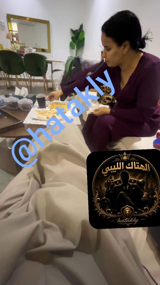 hatakly2's tweet photo. مشاركة من ديوت امه البدوية 🇸🇦🔥 
عهود المطيرية 🔥🔥🇸🇦 رافعه قرون ابنها الخنيث 
طلب مني افضحها ف تويتر بالكامل 
لا تقصرو معه 
#متابعه_ريوت_إعادة_تغريدة https://t.co/AGjtSZi6LR