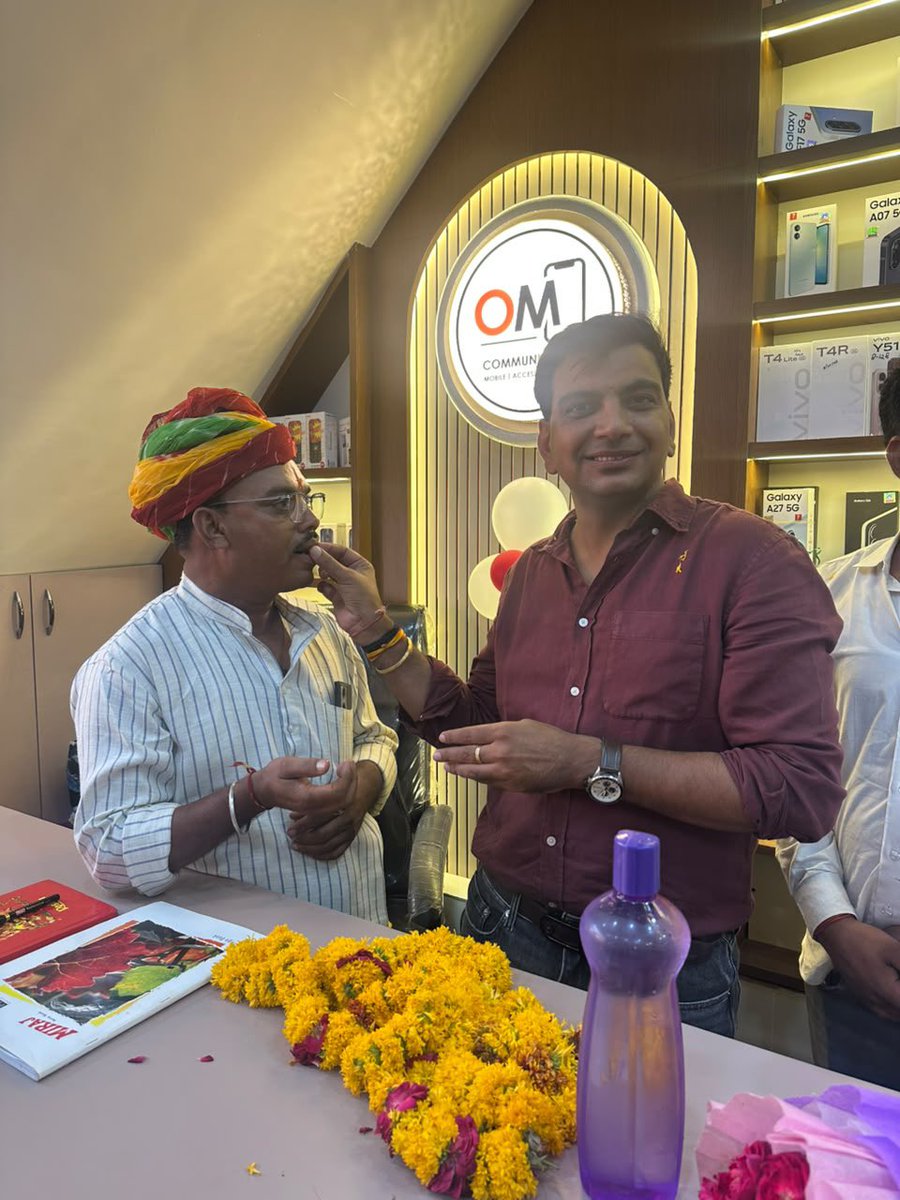 SubhashCKSG's tweet photo. नई ऊंचाइयों को प्राप्त करे। सभी परिवारजनों को उज्ज्वल भविष्य की शुभकामनाएं। https://t.co/izm3yRqtQv