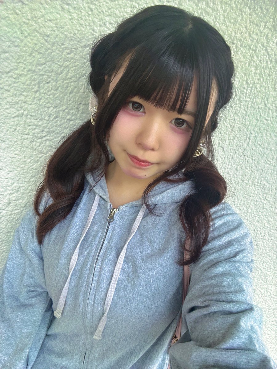 shirase_0404's tweet photo. 今日編み込みしてツインテールしたの♡頑張った！ https://t.co/huR1vUgHzm