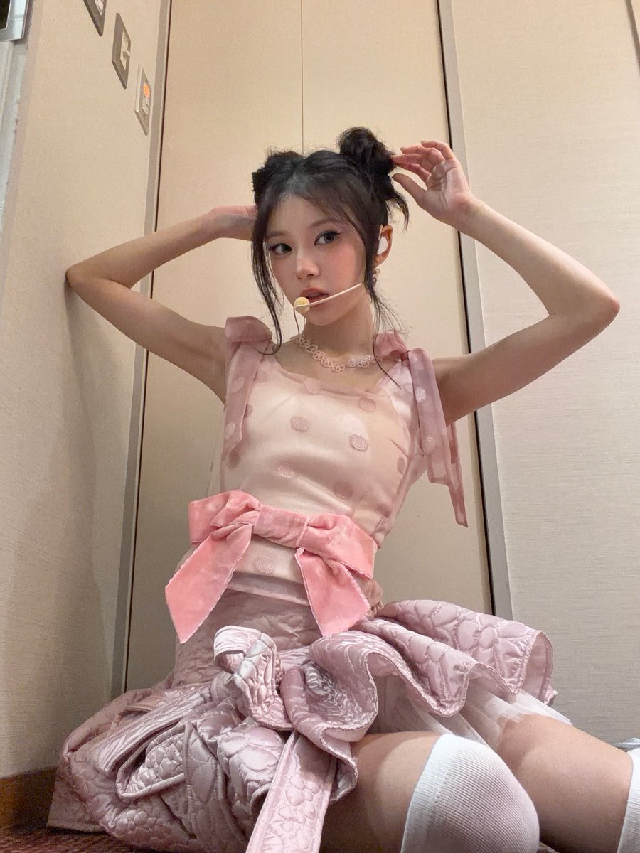 hime_moka___'s tweet photo. 모카가 남겨둔 마지막 사진들 
미친 거 같아 진짜로 공주님...보고 싶음 🧎‍♀️ https://t.co/IvXT7aGXd5
