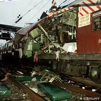 Ayushihihaha's tweet photo. On this day, 20 years ago, 11-07-2006, Mumbai train blast by Pakistani terrorists killed 209 Indians! No revenge, no prosecution of the 12 men involved, some even released from prison. 
When India bled, the Congress looked away!  UPA Govt memories. https://t.co/2CFx0Cd6w5