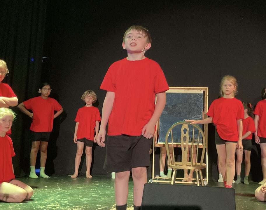 BeaverRoad_Pri's tweet photo. O brave new world, that hath such excellent Year 4 players upon our stage tonight. 🎭⚡ #TheTempest https://t.co/XRqT3bKyNr