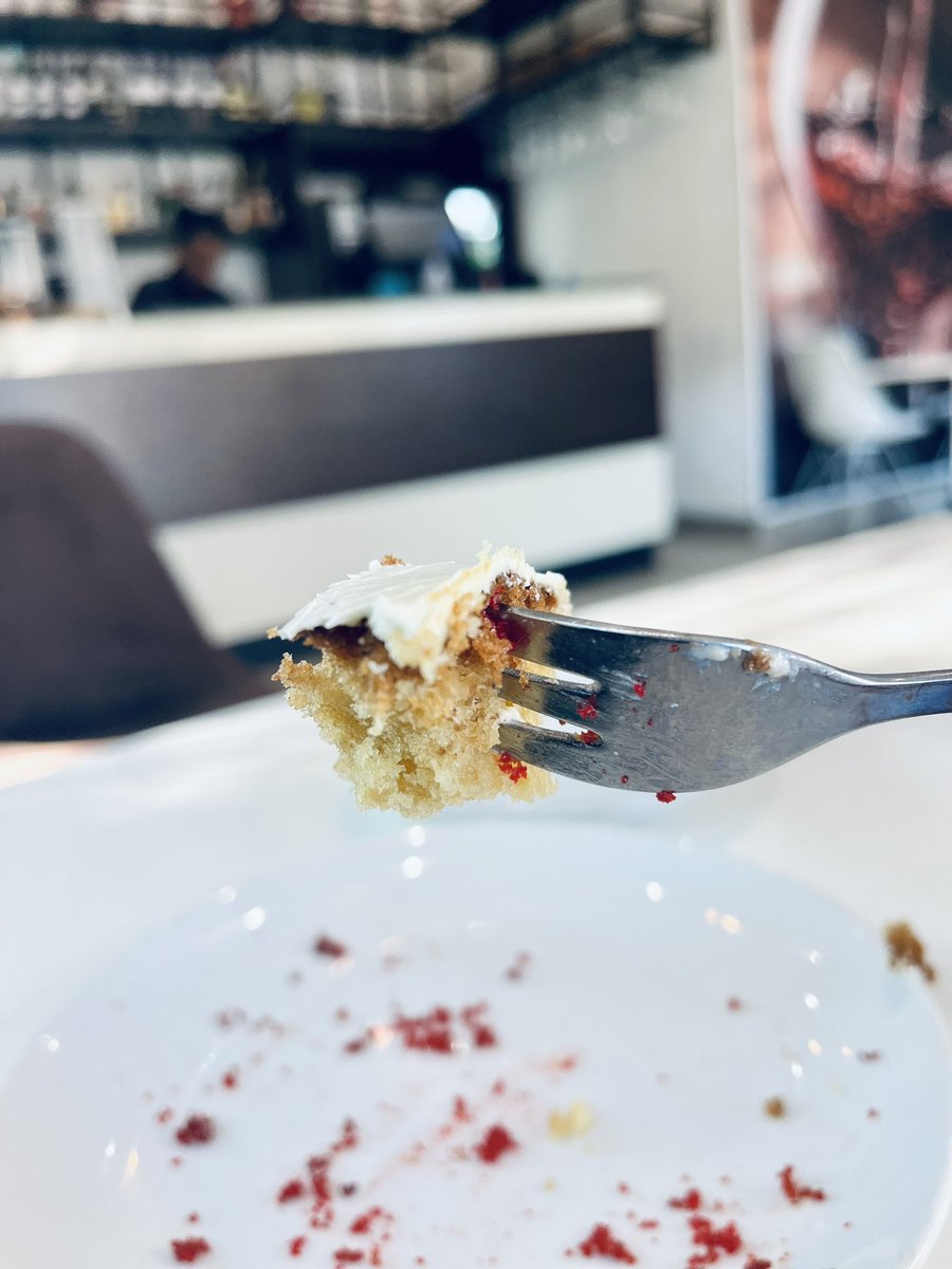 EarlOfGC's tweet photo. Kenzar owed me money, then decided to pay me over breakfast after our hike so we’d literally eat the money together. 😑 https://t.co/uRjFsunM6T