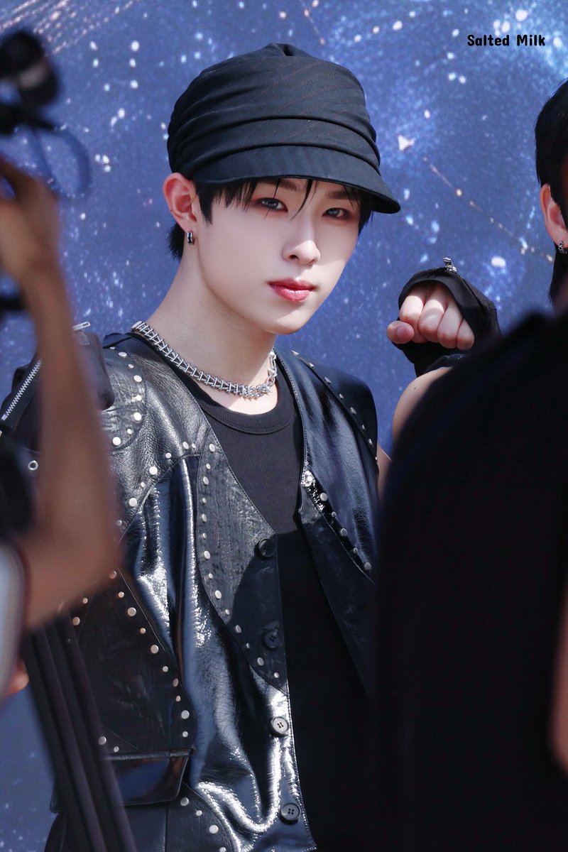 SaltedMilk0511's tweet photo. 260711 불후의명곡 왕중왕전

#HYUI #휴이 #ヒュイ
#NEXZ #넥스지 #ネクスジ https://t.co/gF5l3Y1PpM
