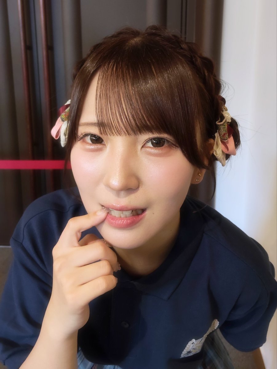 amanayu_'s tweet photo. ポロシャツと制服スカートにやられてしまった……………………
#ゆらら部 https://t.co/cXrQl3XMZi