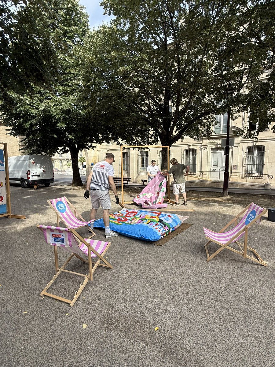 VroniqueMathie1's tweet photo. Préparation du stand #ADMDTOUR à Nancy 😉 on voit les @jeunesadmd qui s’activent !
Merci à la ville de #Nancy pour son sympathique accueil https://t.co/GunH5l83MH