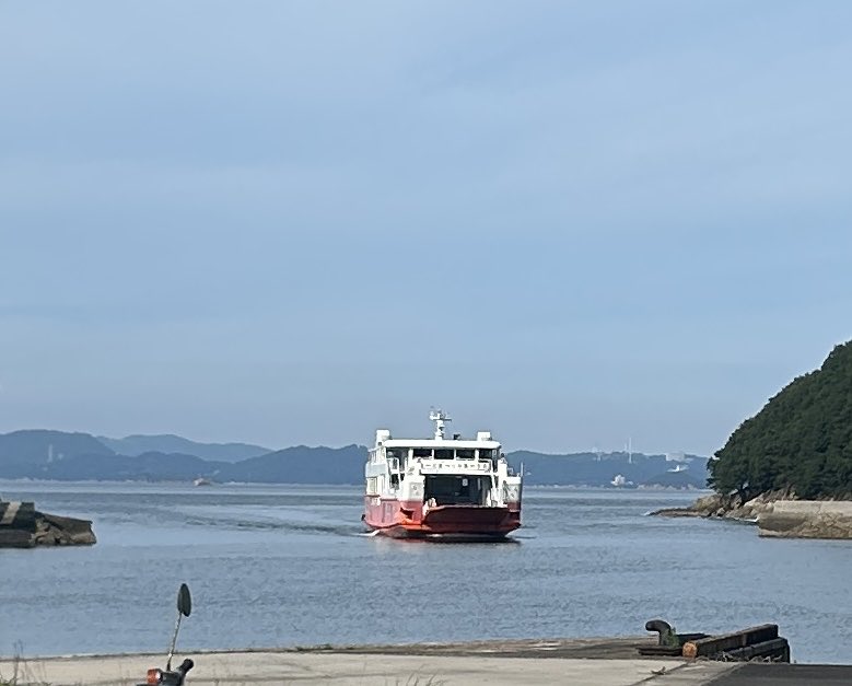Kwasuzi6's tweet photo. 帰りの船 https://t.co/yED9yJRE2Z