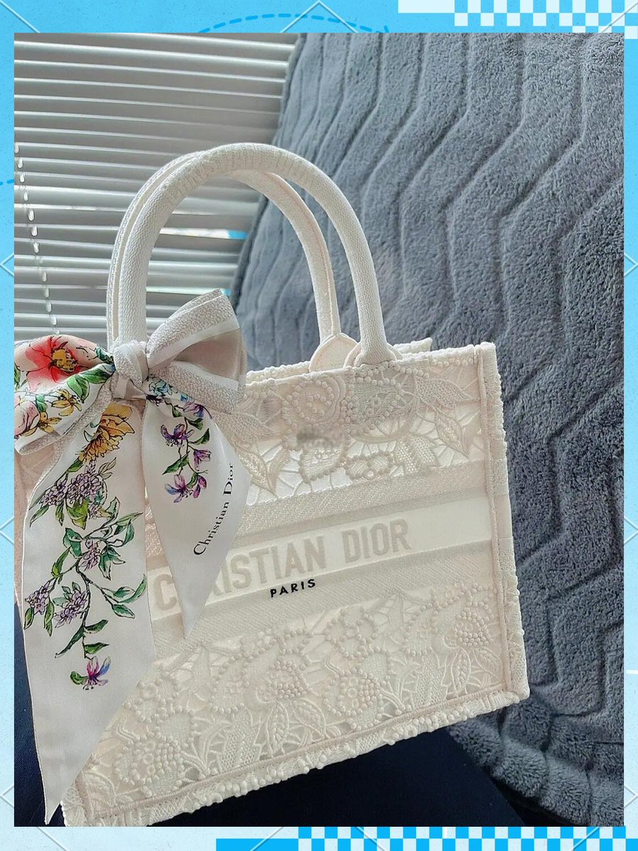 LiiiScHeEn's tweet photo. Just finished my cozy hand-stitched cotton tote bag! Perfect for carrying books and coffee—handmade always hits different. https://t.co/gQOeenszeU