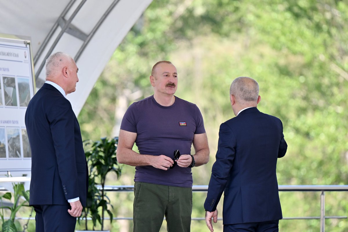 YAP_1992's tweet photo. Prezident İlham Əliyev Laçında “Həkəriçay” su anbarının təməlini qoyub.

https://t.co/fDacXDh6Zh https://t.co/TxKHLlbSq8