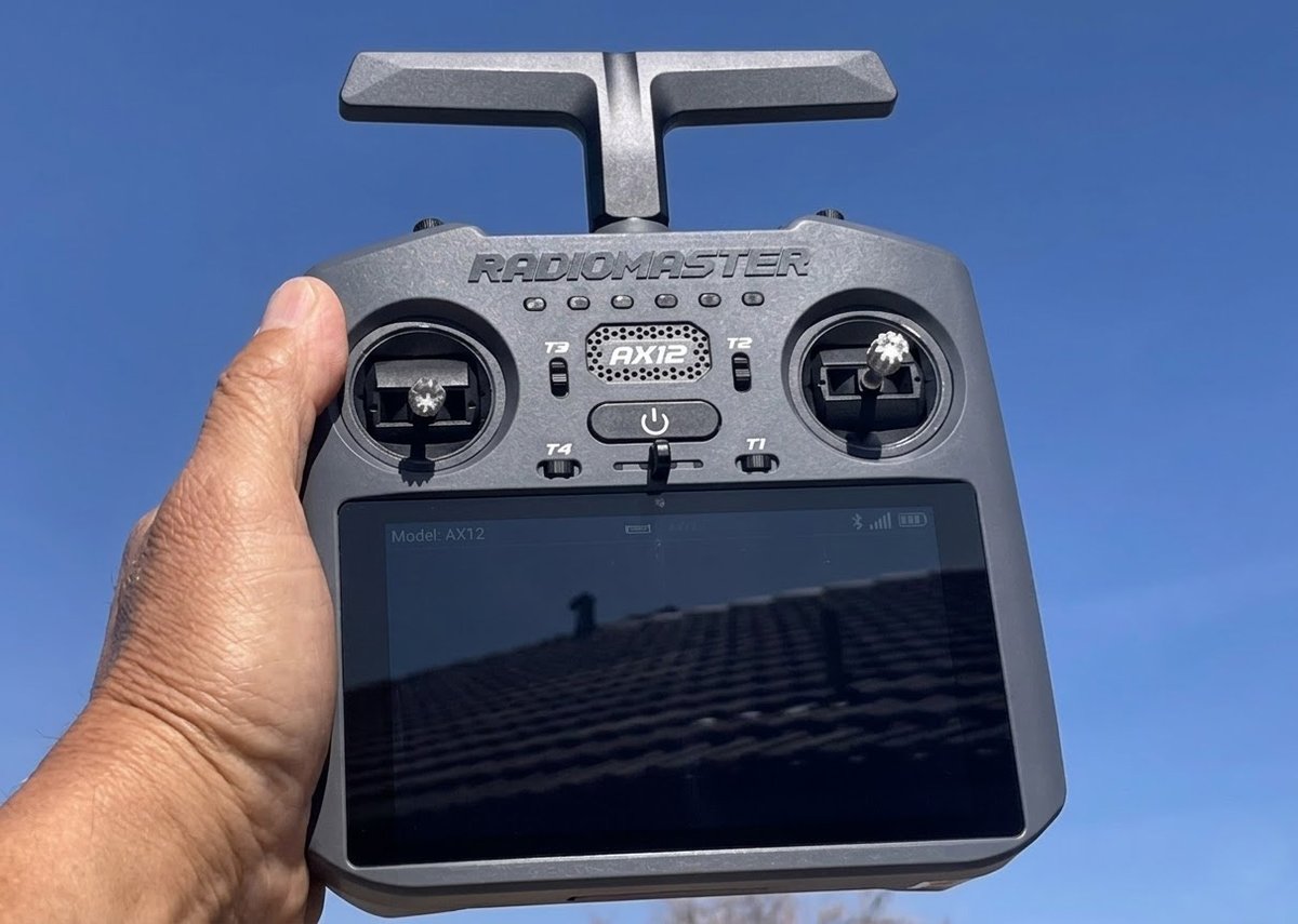 meps_fpv's tweet photo. The AX12 feels more like a mini FPV computer than a radio 😂
Anyone else tried one yet?

https://t.co/zOISqTGpHE

#FPV #FPVDrone #RadioMaster #ELRS #FPVlife #dronelife https://t.co/qVFDzN7HIi