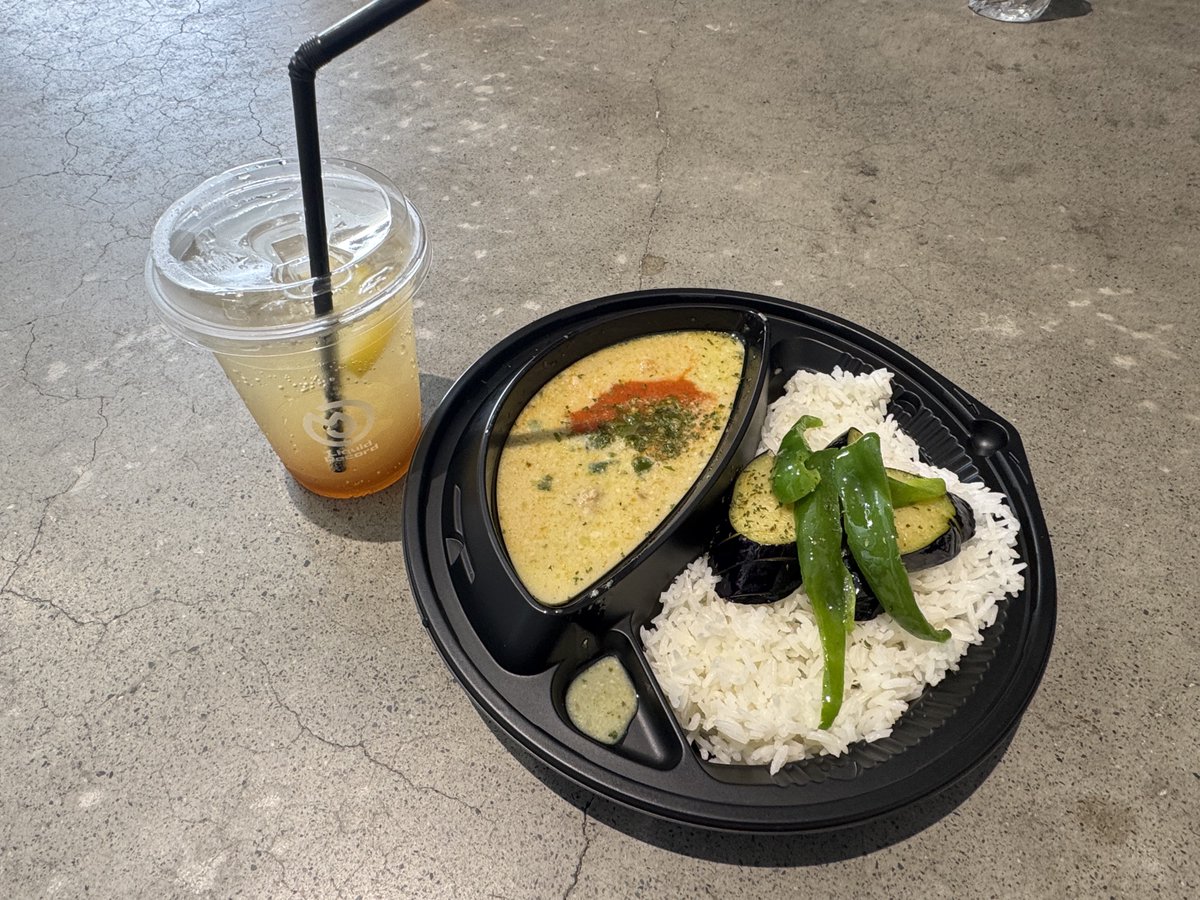 Lilystgm's tweet photo. XaCARお疲れ様でした
今年もグリーンカレーが美味かった！ https://t.co/AGJfeamCBj