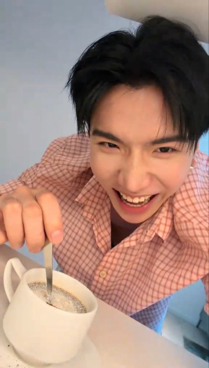 iambunup's tweet photo. เด็กจิ๋วมากกก อ้วมชงหกหมดแล้วลูกกก 🤏🏻 https://t.co/ECFxWwQNbt